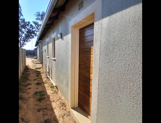 2 BEDROOM FREEHOLD FOR SALE IN NEW MODDER